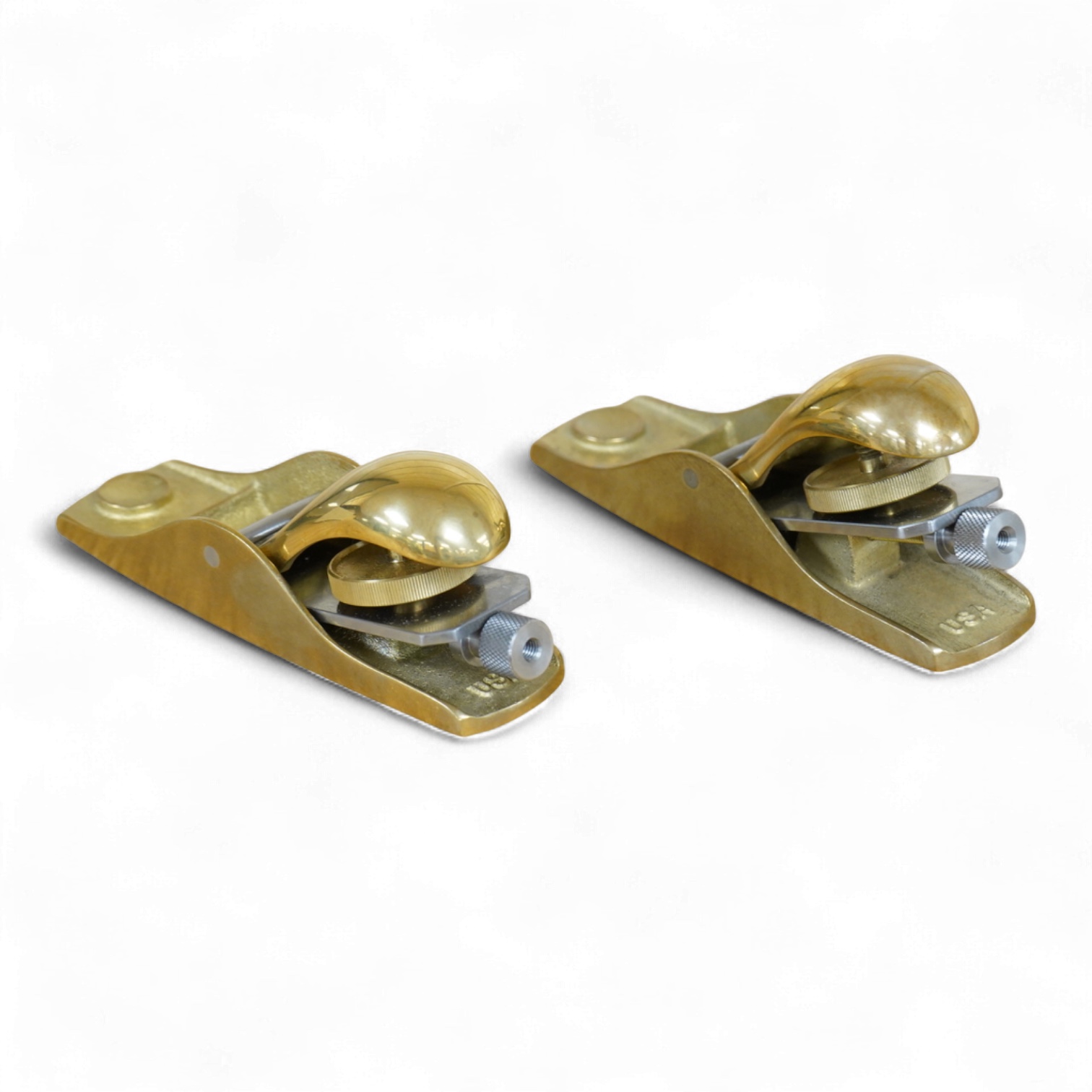 Two boxed Lie Nielsen Toolworks block planes; a bronze low angle block plane (L-N 102), together with a bronze standard block plane (L-N 103)